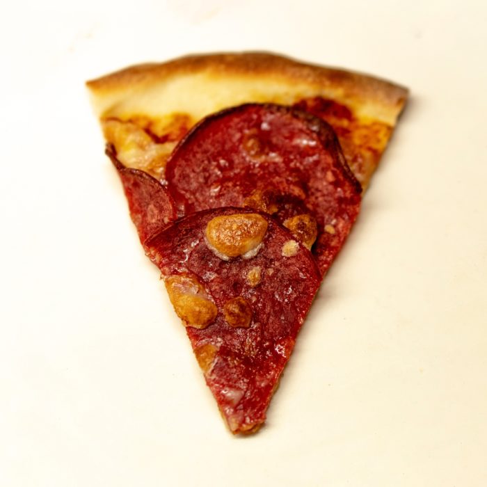 Fatia de pizza de pepperoni